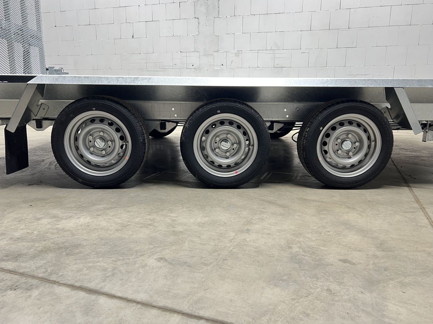 9935476_11